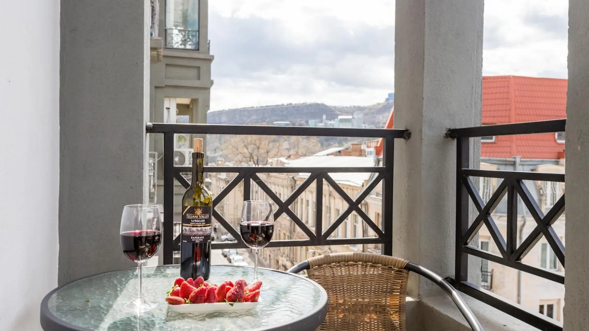 Apartment In The City Of Tbilisi